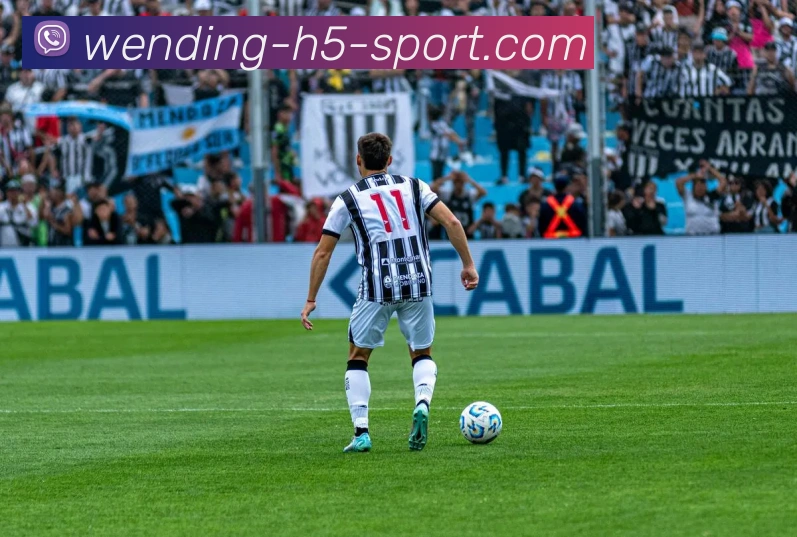 问鼎娱乐APP 高清赛事图